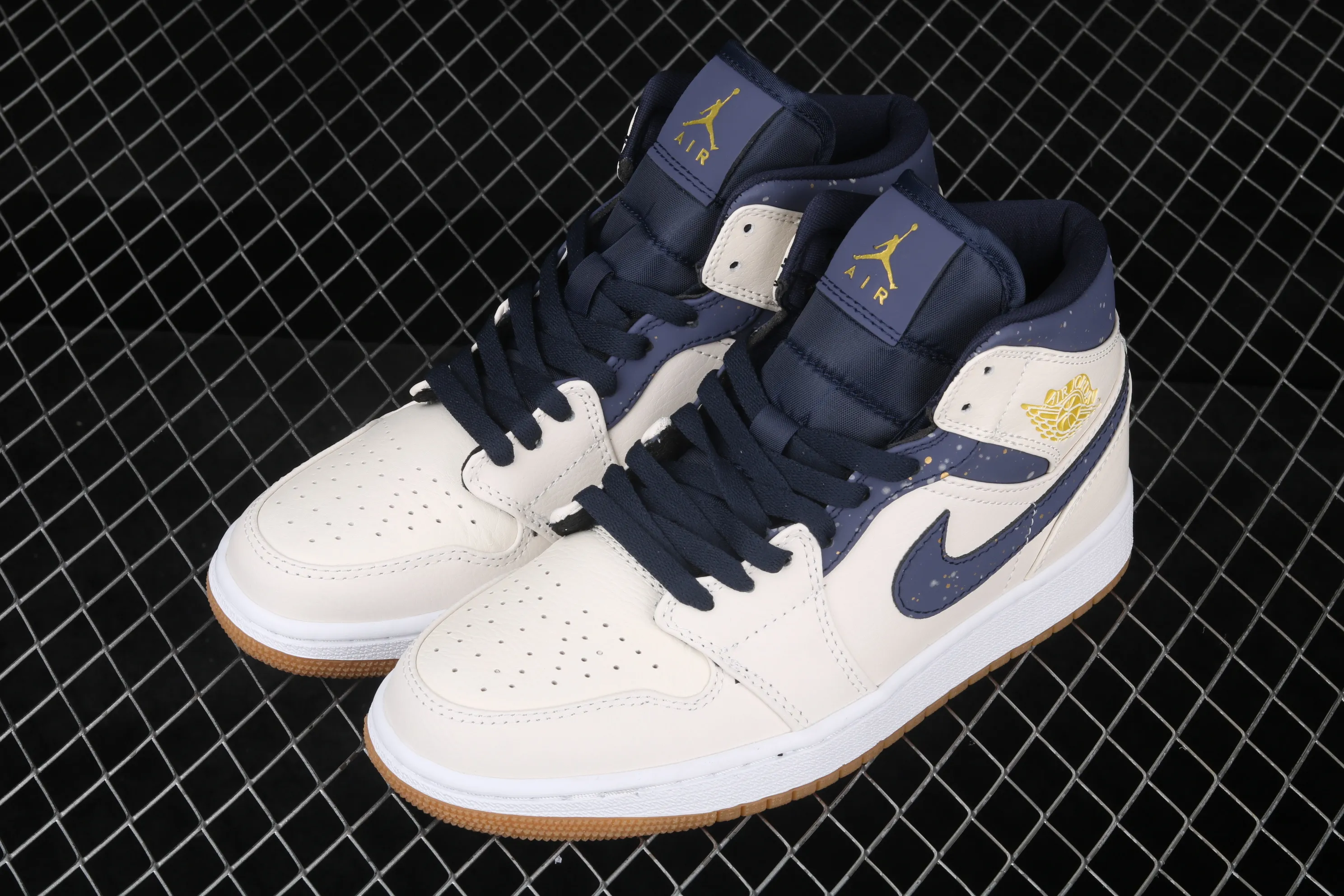 All categories Air Jordan Jordan series basketball shoes Air Jordan 1 Mid Air Jordan 1 Mid AJ1 Joe 1 mid-top raw rubber beige basketball shoes AH6342-104